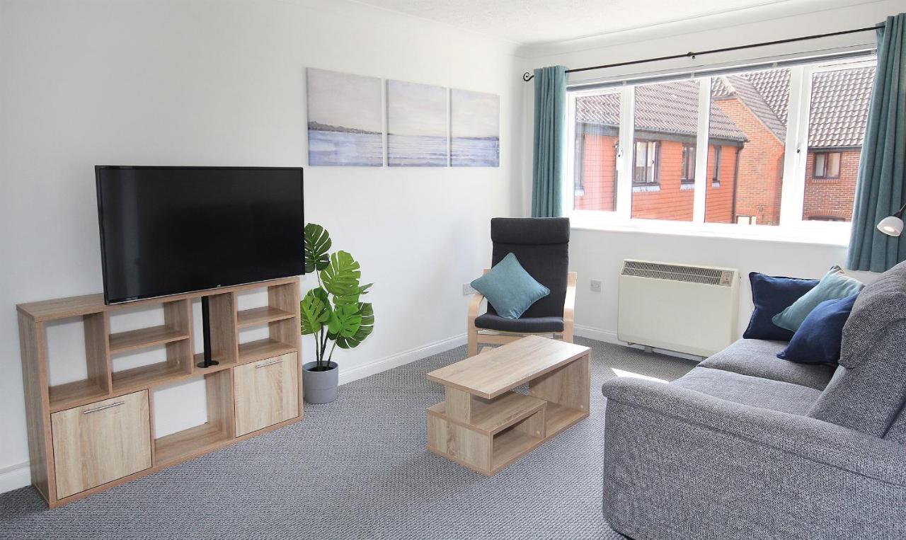 Chipad Mono - Quality City Centre Apartment, With Free Parking Space Chichester Dış mekan fotoğraf