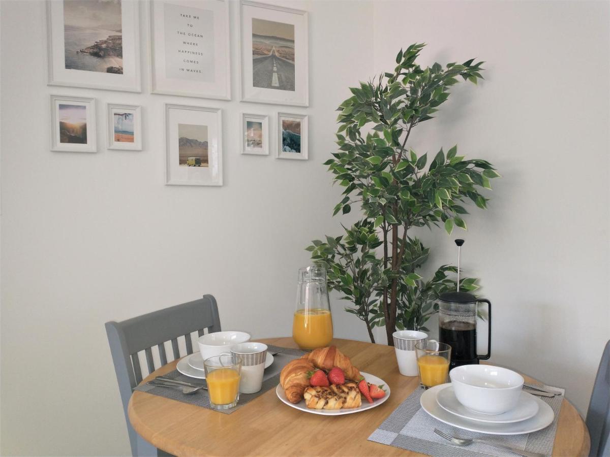 Chipad Mono - Quality City Centre Apartment, With Free Parking Space Chichester Dış mekan fotoğraf