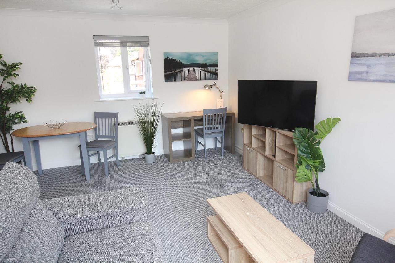 Chipad Mono - Quality City Centre Apartment, With Free Parking Space Chichester Dış mekan fotoğraf